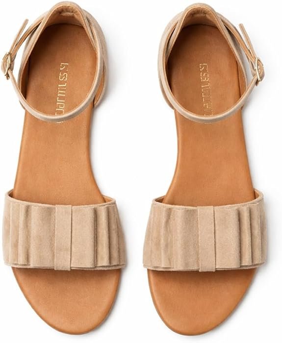 LES TULIPES Sandalo Piatto da Donna in Camoscio, Colore Creta, Cinturino alla Caviglia, Dettaglio Plissé, Modello R05.56 - immagine 3