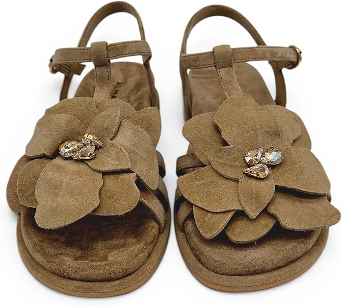 Alma en Pena - Sandalo Donna flat in pelle scamosciata. Decorazione a fiore e cinturino regolabile. Desing comodo estate. - immagine 6