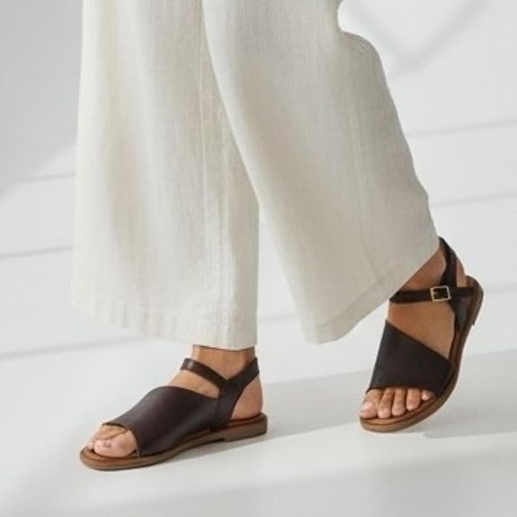 Shaddy - Sandali Donna in pelle con cinturino regolabile e suola bassa flessibile. Comodi e versatili primavera estate.